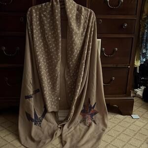 Linen feel lightweight tan blanket shawl wrap w heats, north star details NWOT
